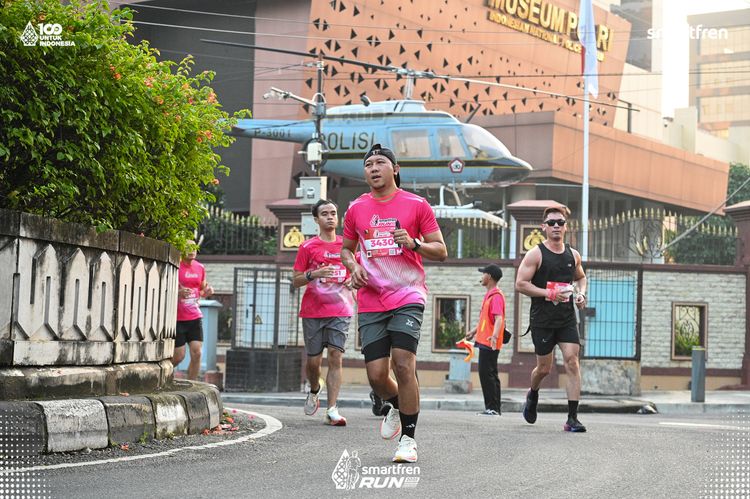 Race photo from Smartfren Run 2025 