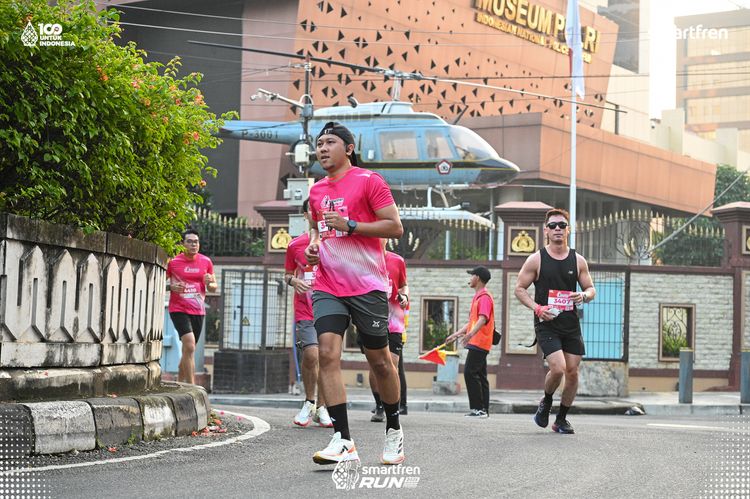 Race photo from Smartfren Run 2025 