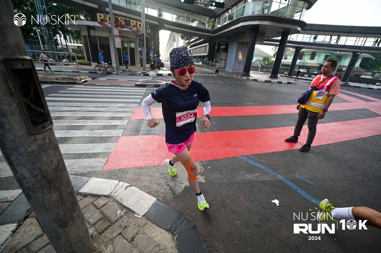 Race photo from Nu Skin Run 10K