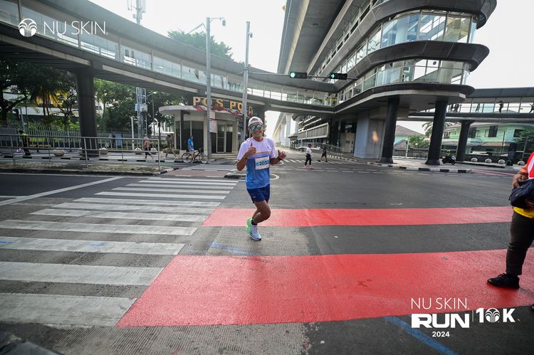 Race photo from Nu Skin Run 10K