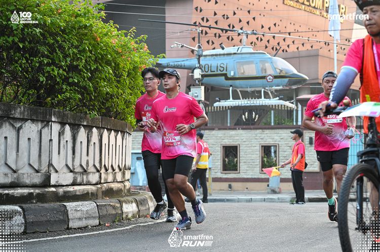 Race photo from Smartfren Run 2025 