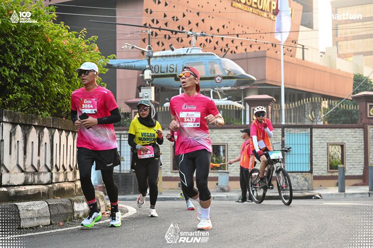 Race photo from Smartfren Run 2025 