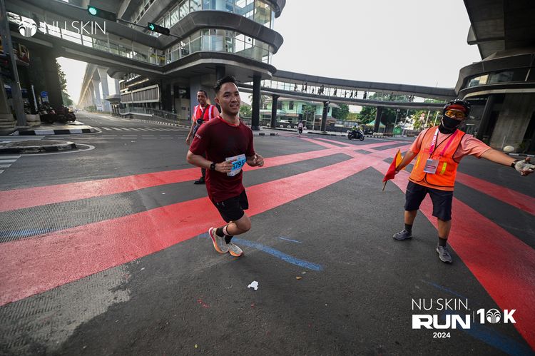 Race photo from Nu Skin Run 10K