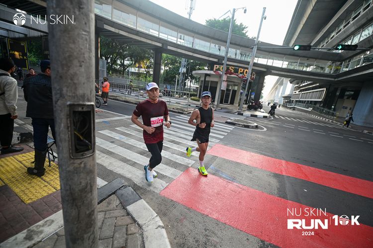 Race photo from Nu Skin Run 10K