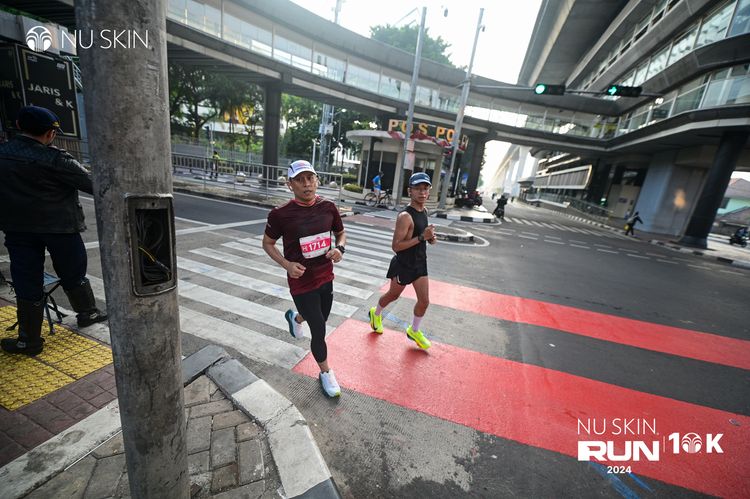 Race photo from Nu Skin Run 10K