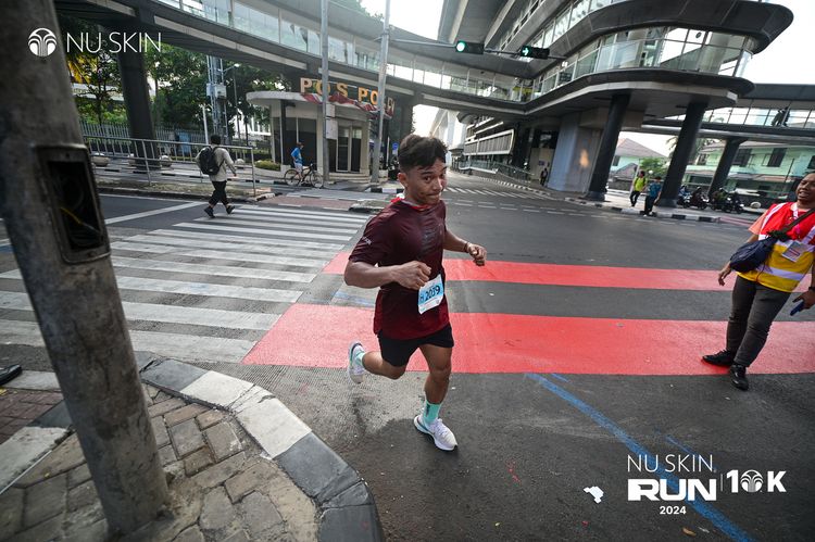 Race photo from Nu Skin Run 10K
