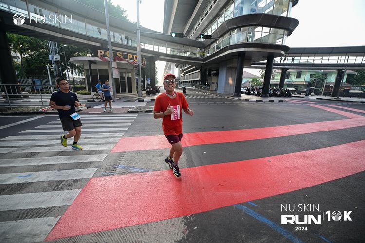 Race photo from Nu Skin Run 10K