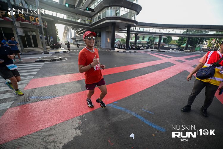 Race photo from Nu Skin Run 10K