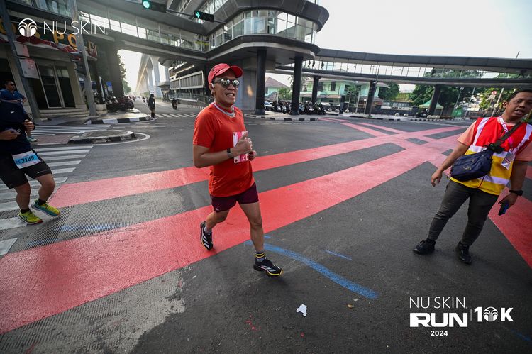Race photo from Nu Skin Run 10K