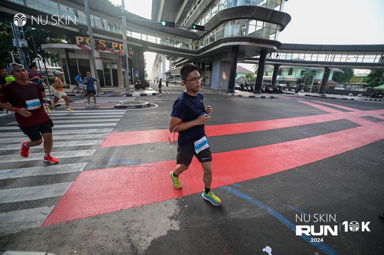 Race photo from Nu Skin Run 10K