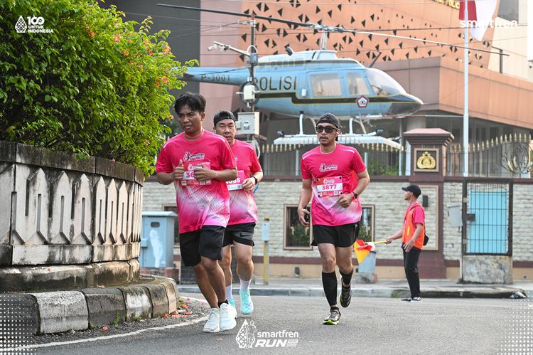 Race photo from Smartfren Run 2025 
