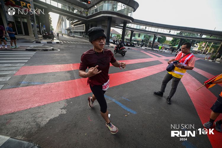 Race photo from Nu Skin Run 10K