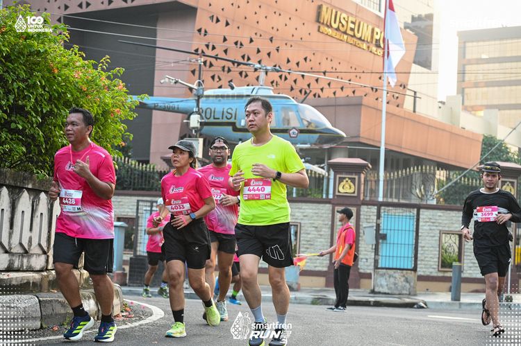 Race photo from Smartfren Run 2025 
