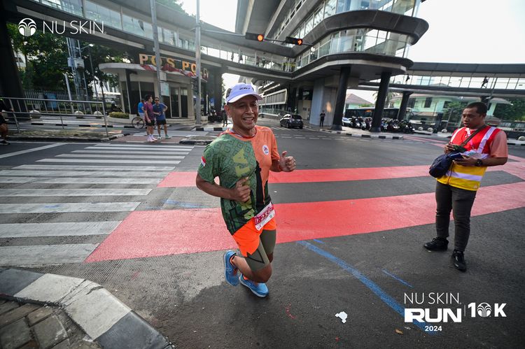 Race photo from Nu Skin Run 10K