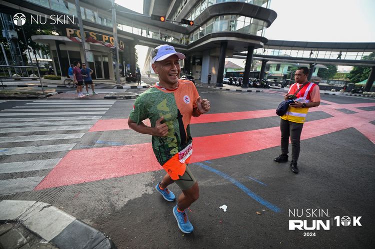 Race photo from Nu Skin Run 10K