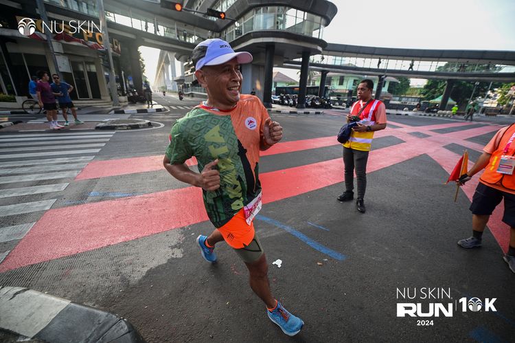 Race photo from Nu Skin Run 10K