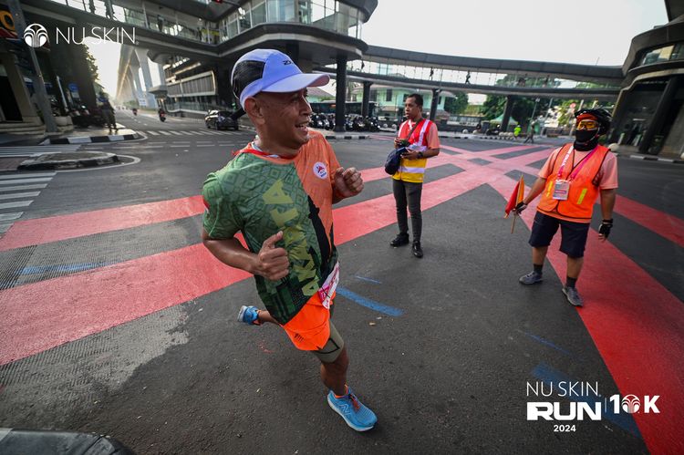 Race photo from Nu Skin Run 10K