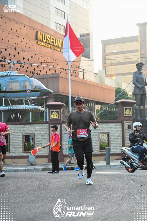 Race photo from Smartfren Run 2025 