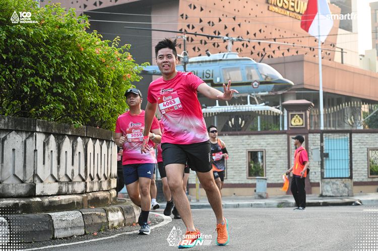 Race photo from Smartfren Run 2025 