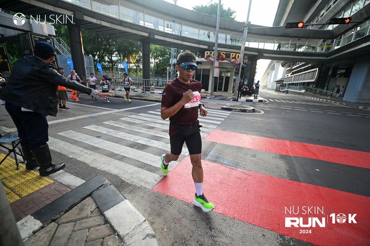 Race photo from Nu Skin Run 10K