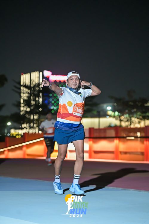 Race photo from PIK NITE RUN 2025