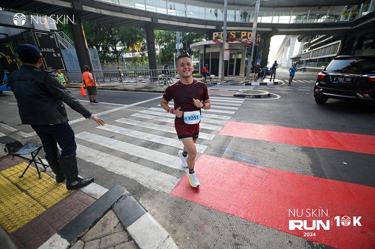 Race photo from Nu Skin Run 10K