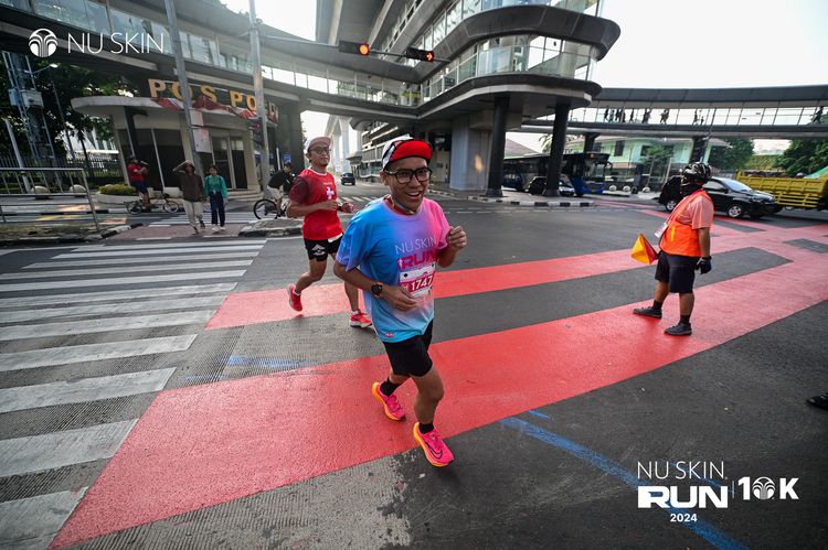 Race photo from Nu Skin Run 10K