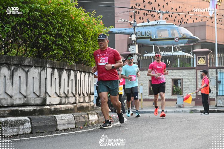 Race photo from Smartfren Run 2025 