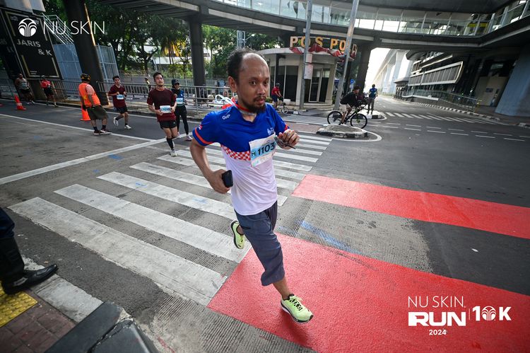 Race photo from Nu Skin Run 10K