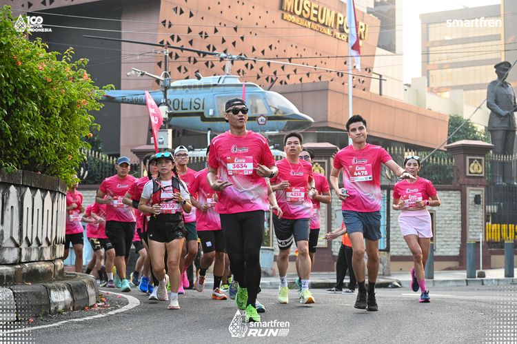 Race photo from Smartfren Run 2025 