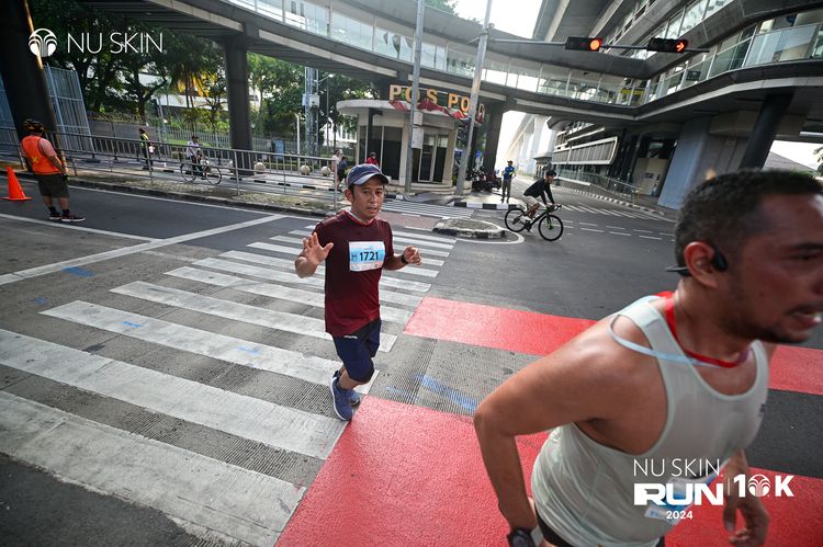 Race photo from Nu Skin Run 10K