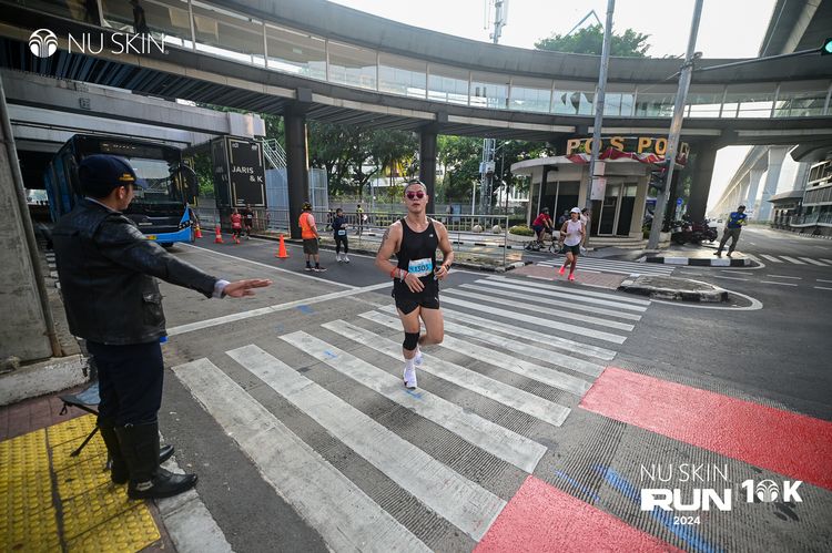 Race photo from Nu Skin Run 10K
