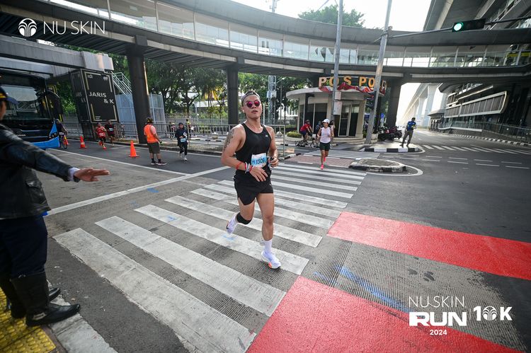 Race photo from Nu Skin Run 10K