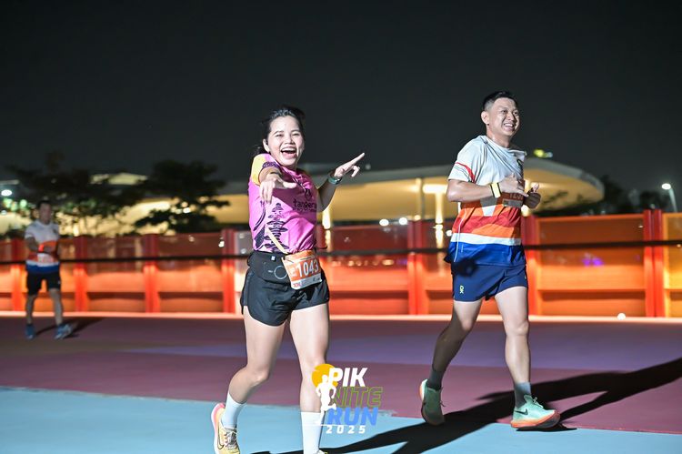 Race photo from PIK NITE RUN 2025