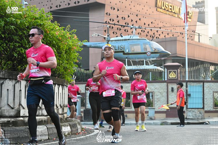 Race photo from Smartfren Run 2025 