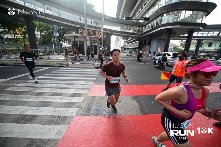 Race photo from Nu Skin Run 10K