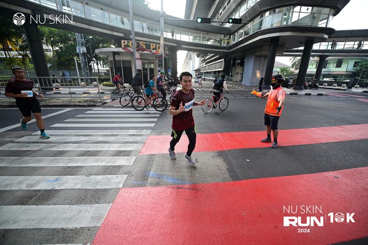 Race photo from Nu Skin Run 10K