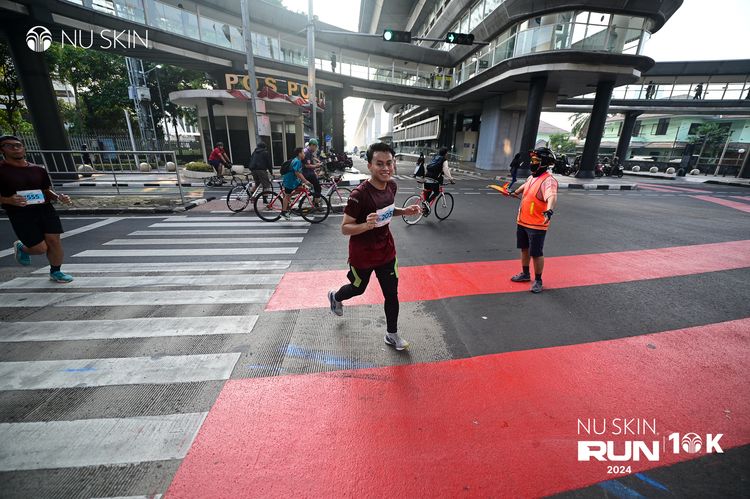 Race photo from Nu Skin Run 10K