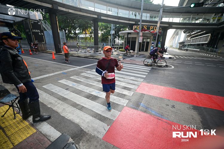 Race photo from Nu Skin Run 10K