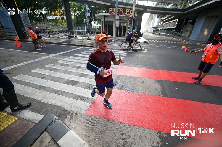 Race photo from Nu Skin Run 10K