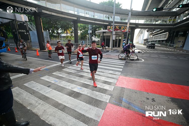 Race photo from Nu Skin Run 10K