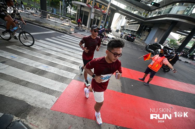 Race photo from Nu Skin Run 10K