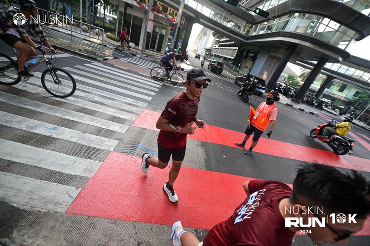 Race photo from Nu Skin Run 10K