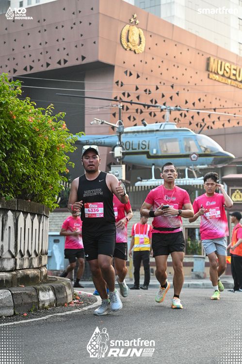 Race photo from Smartfren Run 2025 