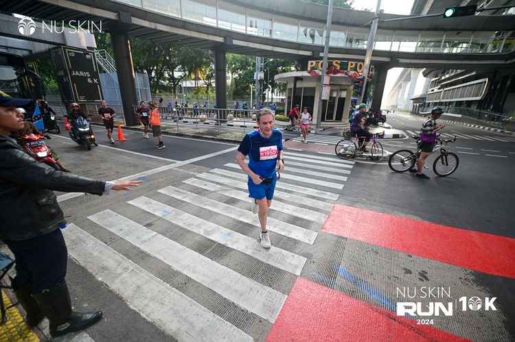 Race photo from Nu Skin Run 10K