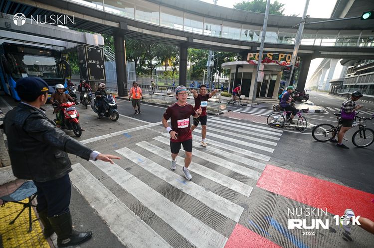Race photo from Nu Skin Run 10K