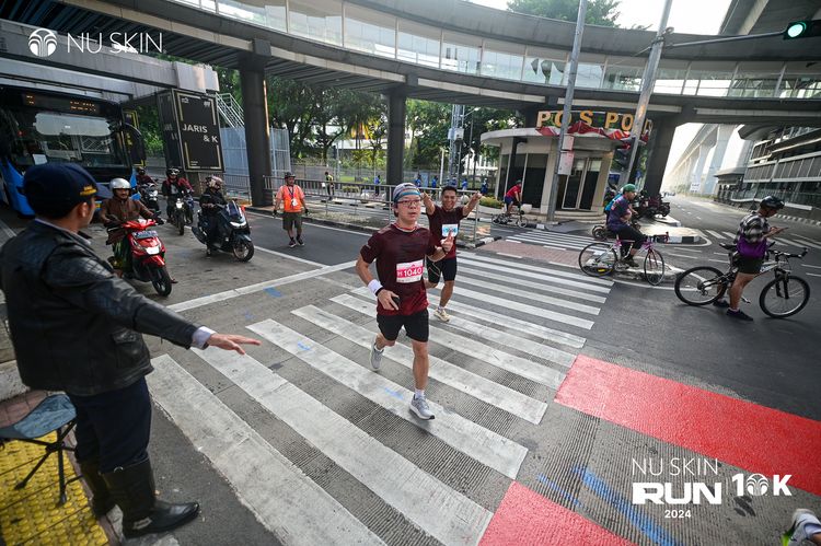 Race photo from Nu Skin Run 10K