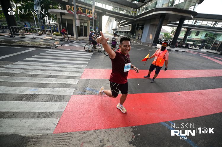 Race photo from Nu Skin Run 10K