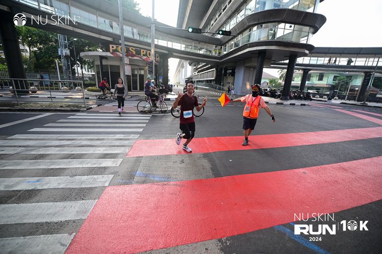 Race photo from Nu Skin Run 10K