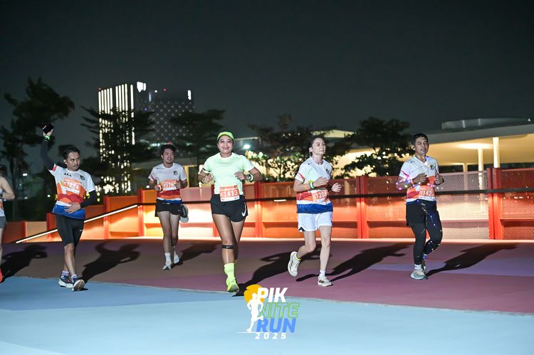 Race photo from PIK NITE RUN 2025